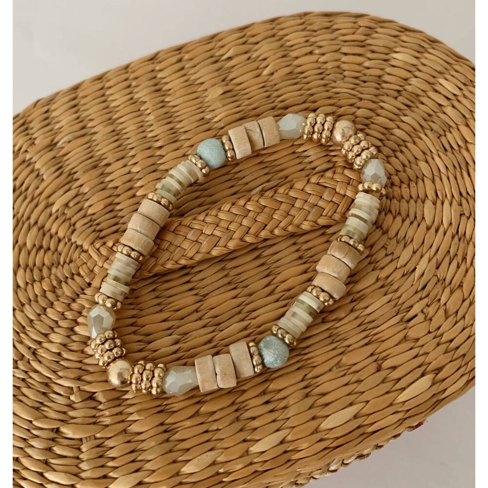 Gold and Tan Stretchy Beaded Bracelet